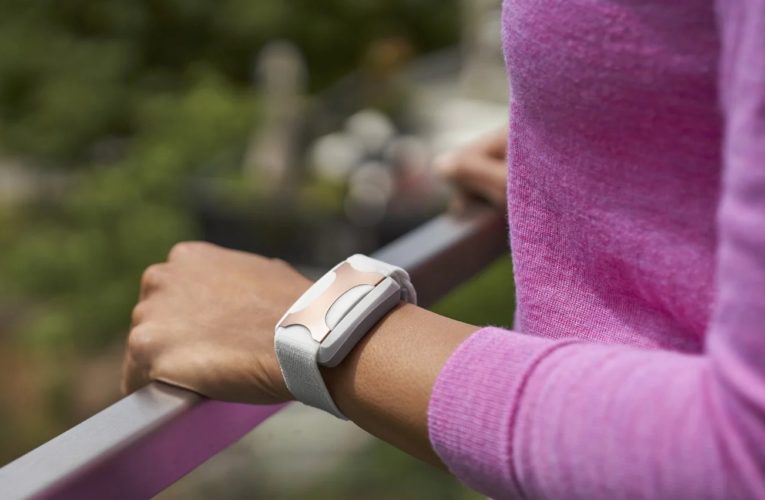 Azle: Can a Wearable Device Reduce Stress?